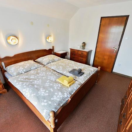 Holiday Home Davca Церкно Экстерьер фото
